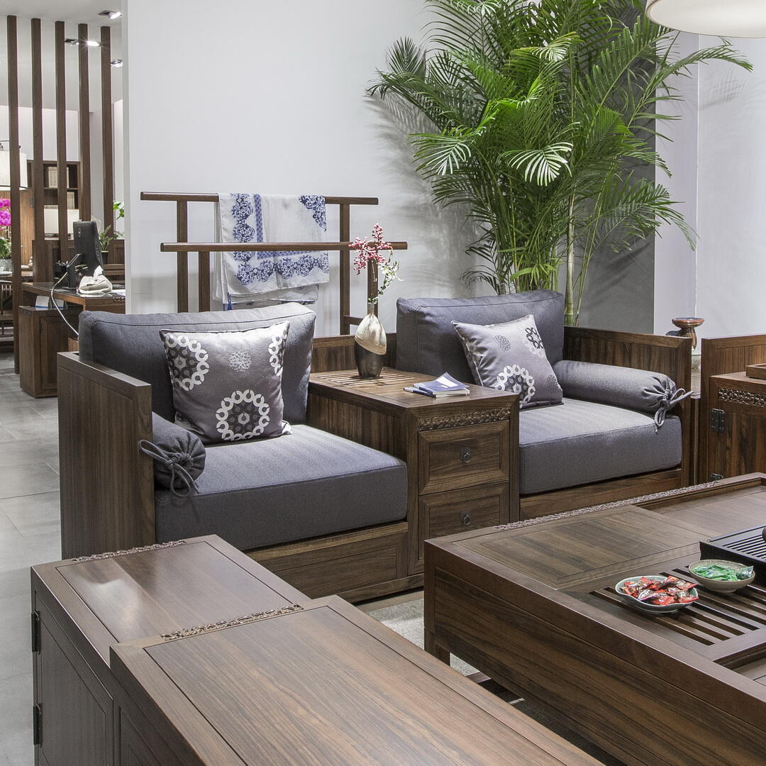 家具设计简洁，制作精致，将中国经典传统元，中式风格客厅