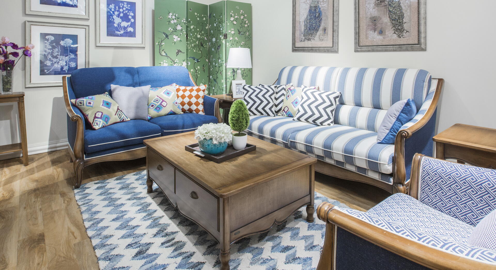 清爽而悠远的配色设计让客厅变得亮眼，蓝色，中式风格客厅