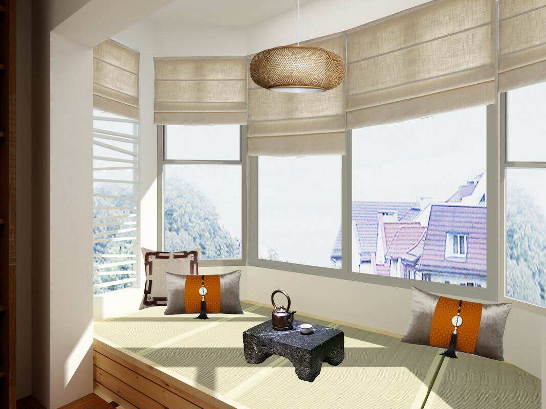 主卧的榻榻米阳台，中式靠枕和茶具，真的是，中式风格客厅