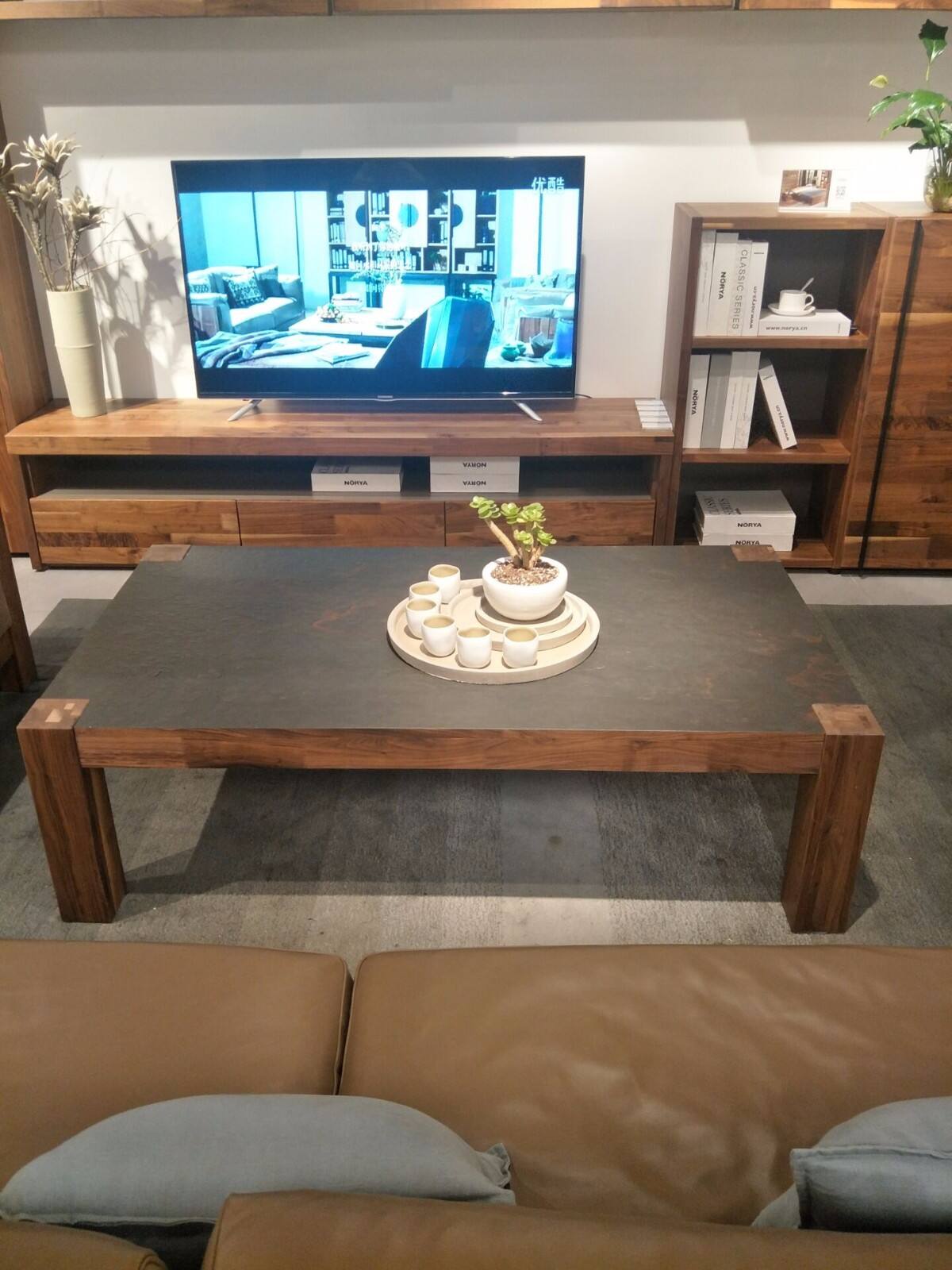 挪亚家 北欧现代 黑胡桃木印度多彩石 茶几