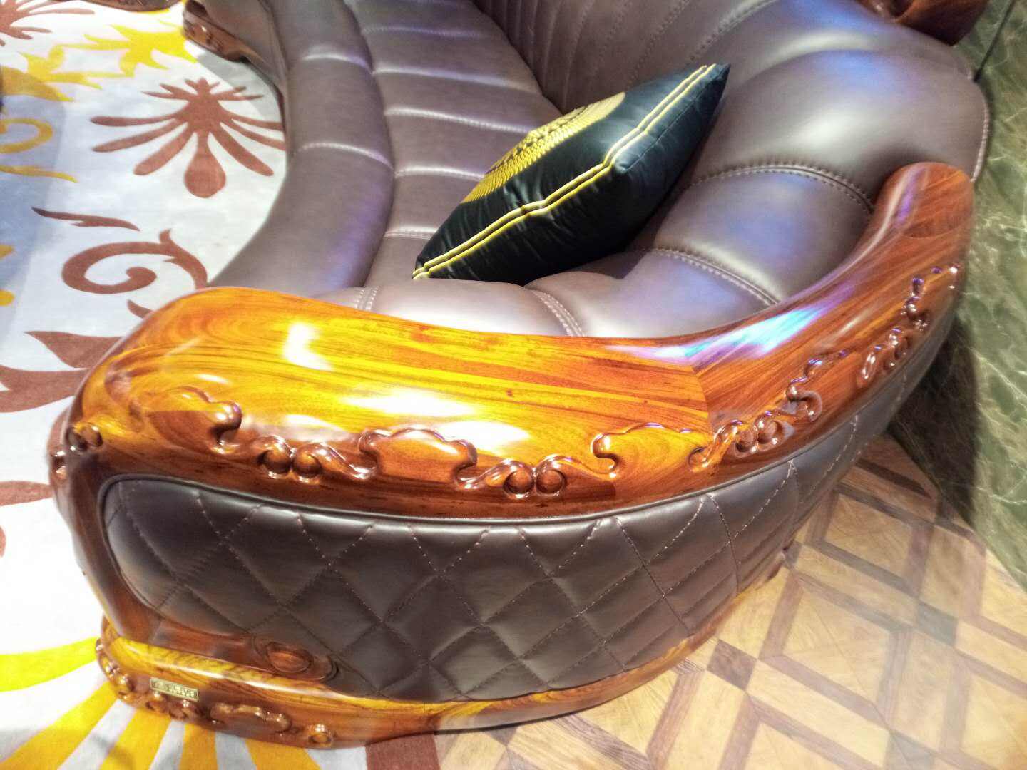 格尼斯特 简欧后现代 进口乌金 木 进口顶级头层牛皮9819二位沙发2280